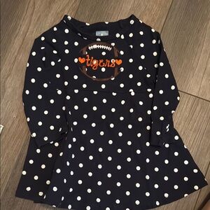 Auburn or Clemson Tigers